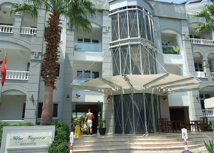 Blue Lagoon Szálloda 3*