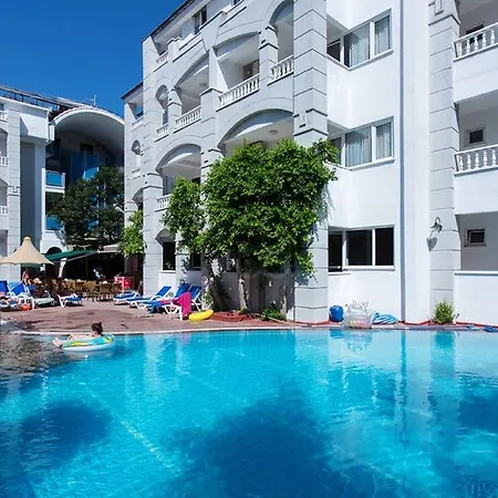 فندق Blue Lagoon 3*