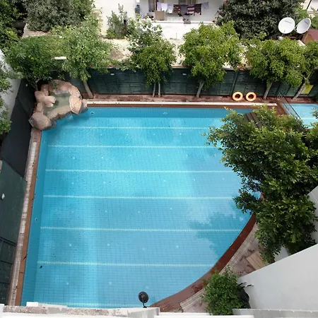 Blue Lagoon Otel 2*