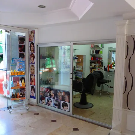 Blue Lagoon فندق 3*