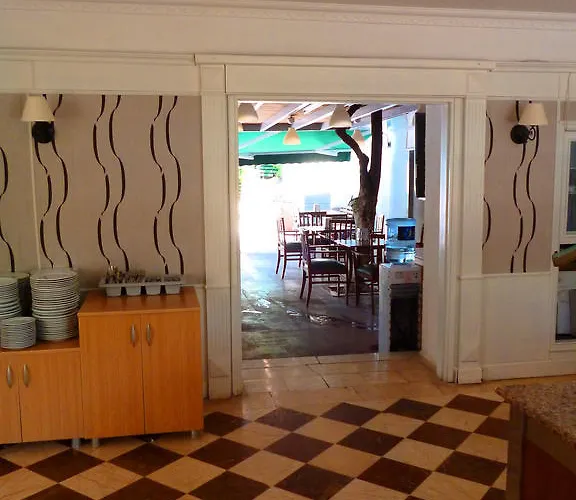 Отель Blue Lagoon 3*